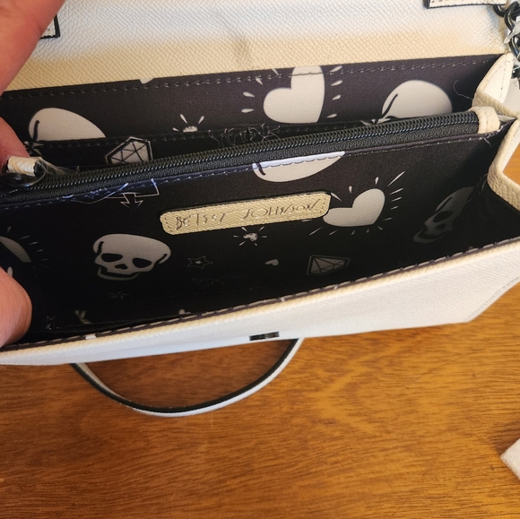 NWT Betsey Johnson Halloween White Bat Spider Purse - Picture 3 of 6